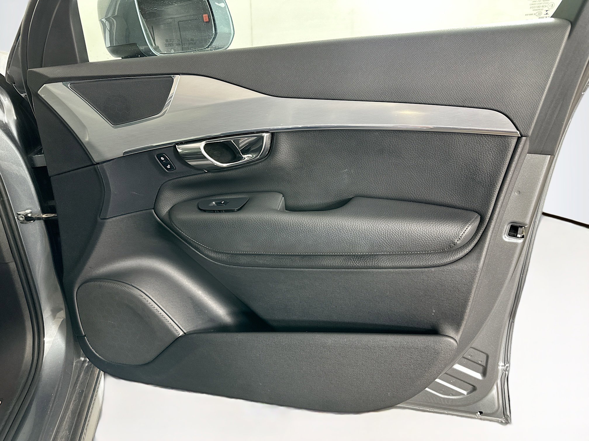 Used 2016 Volvo XC90 T5 Momentum image 31