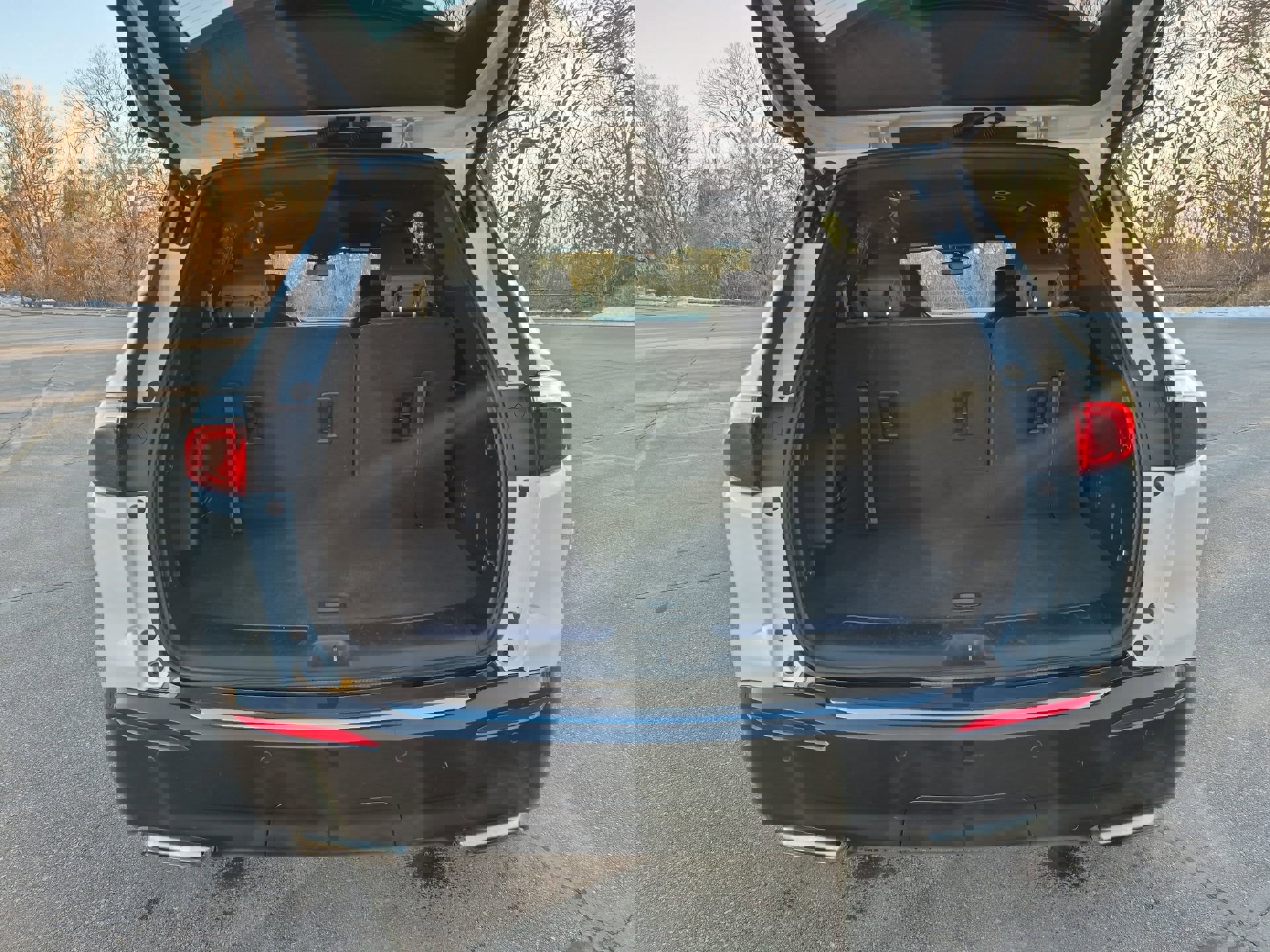 Used 2024 Buick Enclave Essence w/ Sport Touring Edition image 25