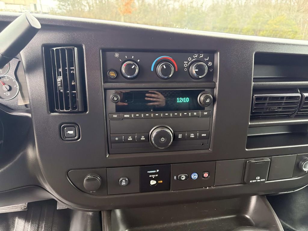 Used 2024 GMC Savana 2500 w/ Driver Convenience Package image 21