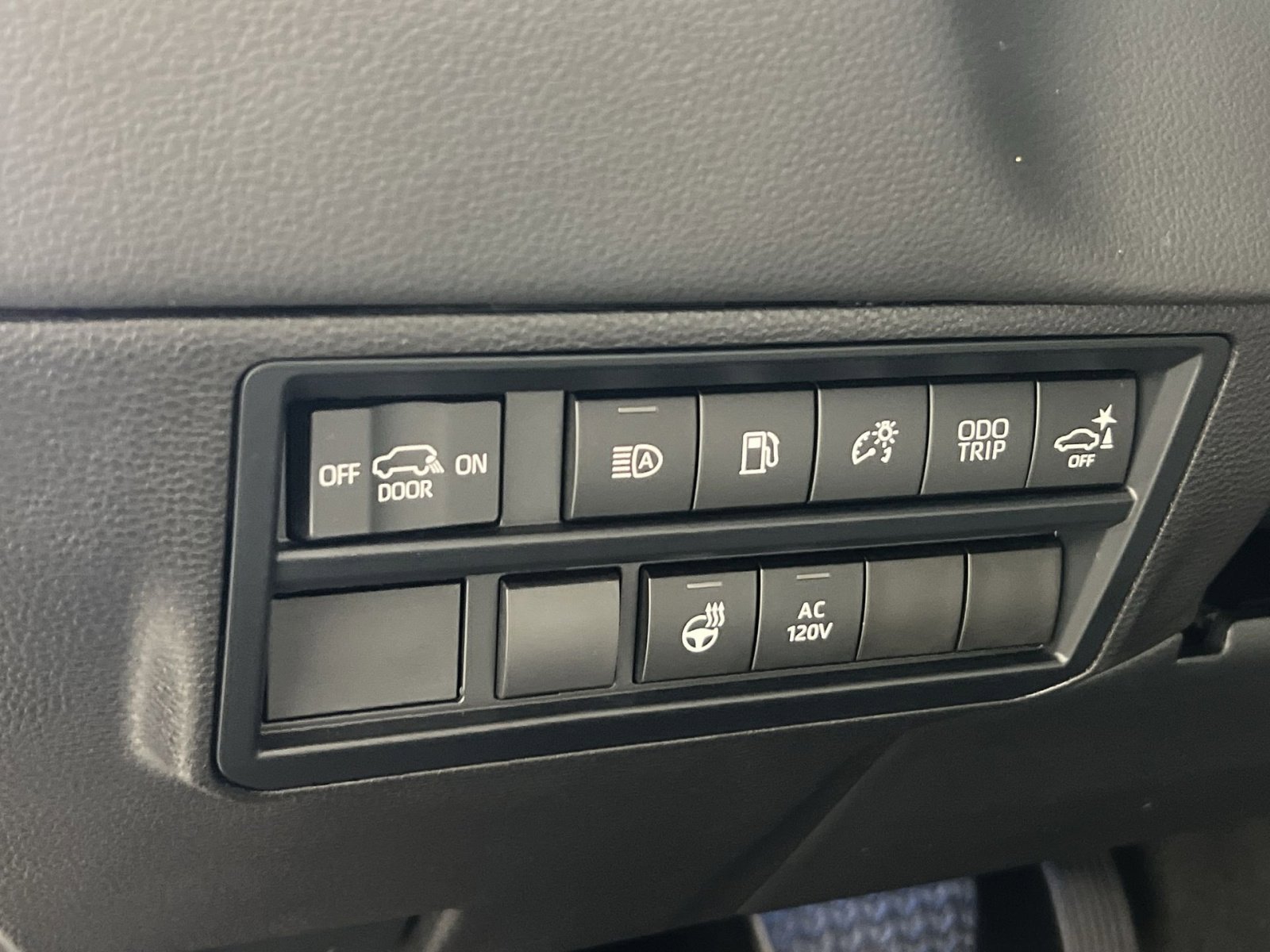 Used 2024 Toyota Sequoia Limited image 31