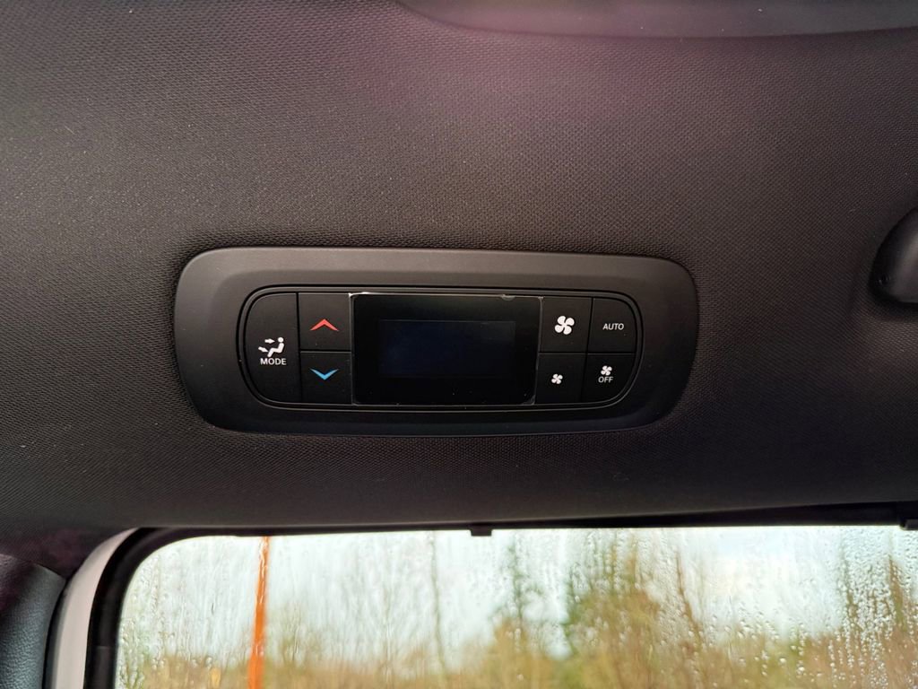 New 2026 Chrysler Pacifica Select image 25