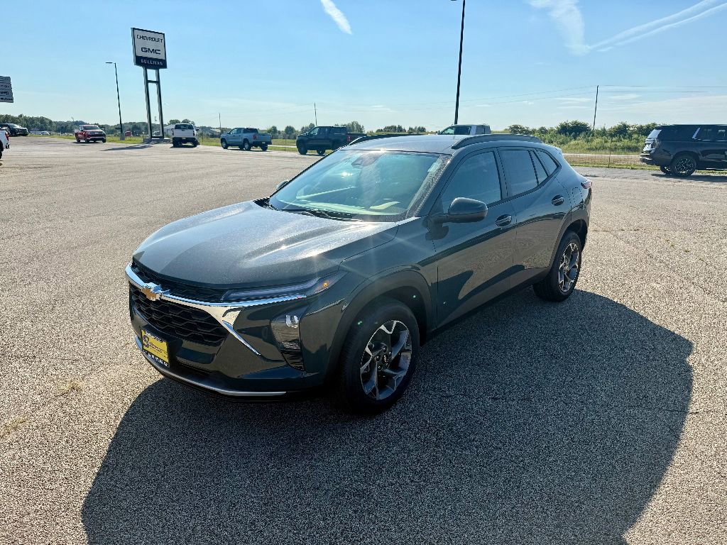 New 2025 Chevrolet Trax LT w/ Driver Confidence Package image 8