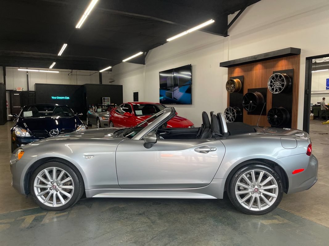 Used 2017 FIAT 124 Spider Lusso RWD image 8