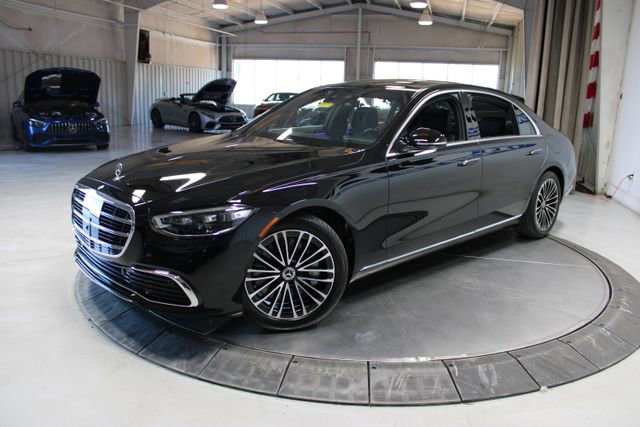 Used 2024 Mercedes-Benz S 580e 4MATIC Sedan image 4