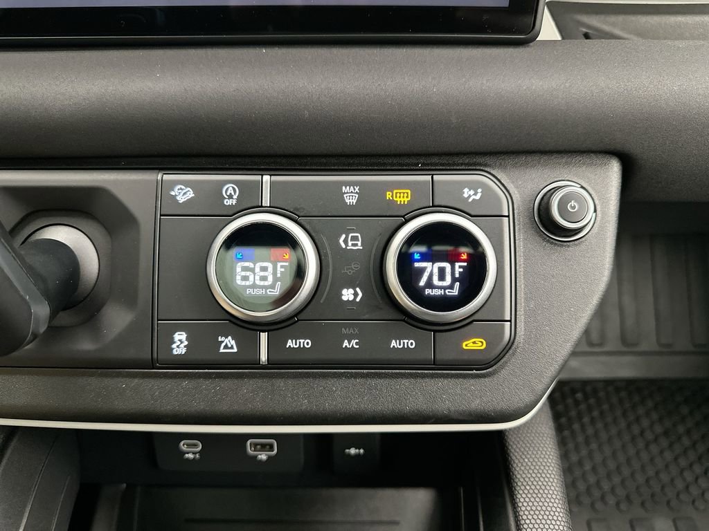 Used 2022 Land Rover Defender 110 X-Dynamic SE image 25