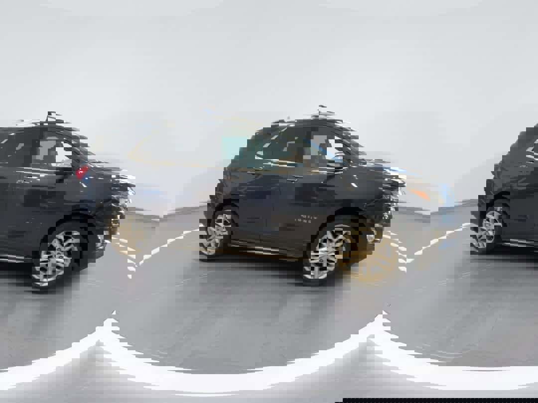 Used 2018 Chevrolet Equinox Premier image 2