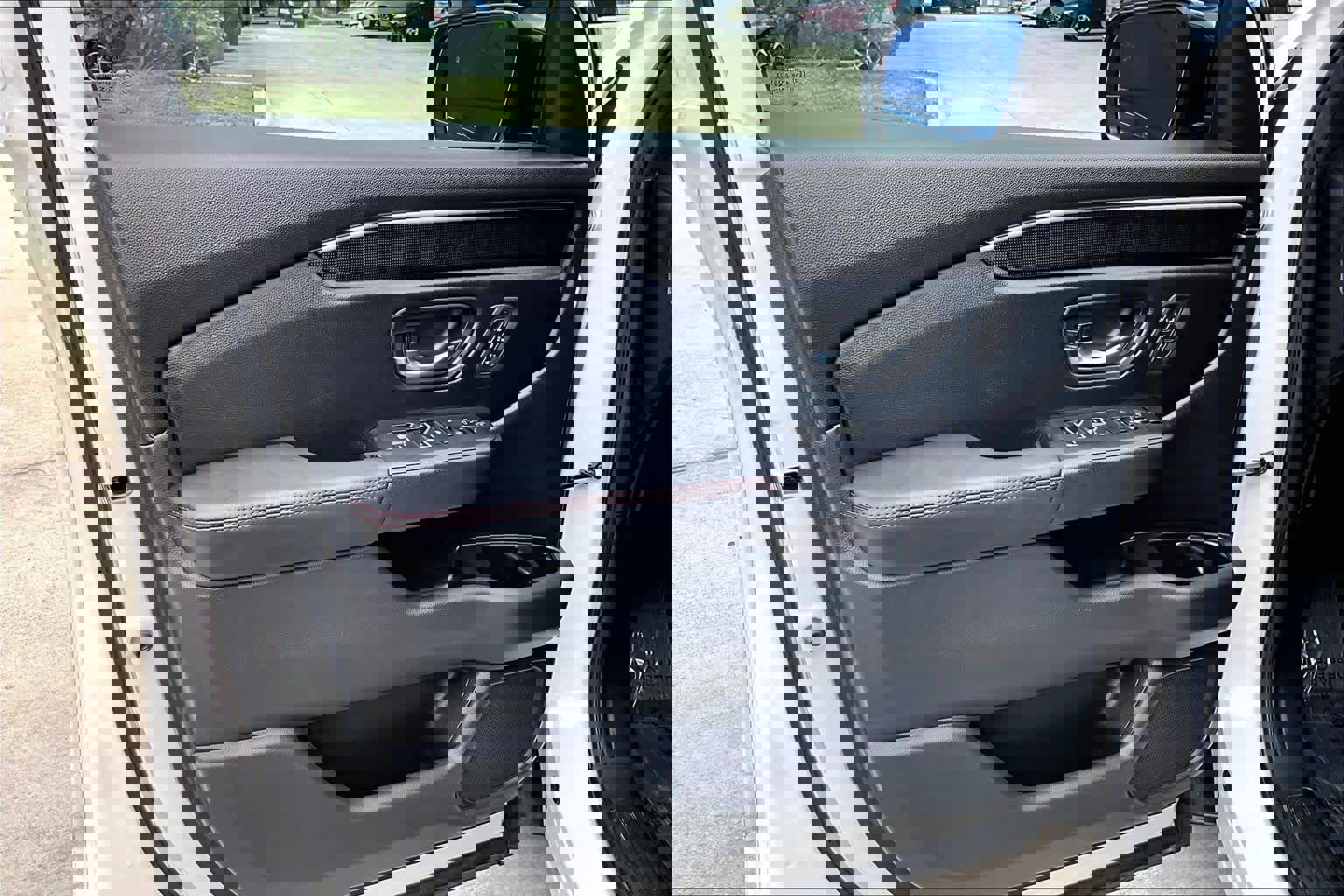 Used 2025 Honda Pilot Black Edition image 22