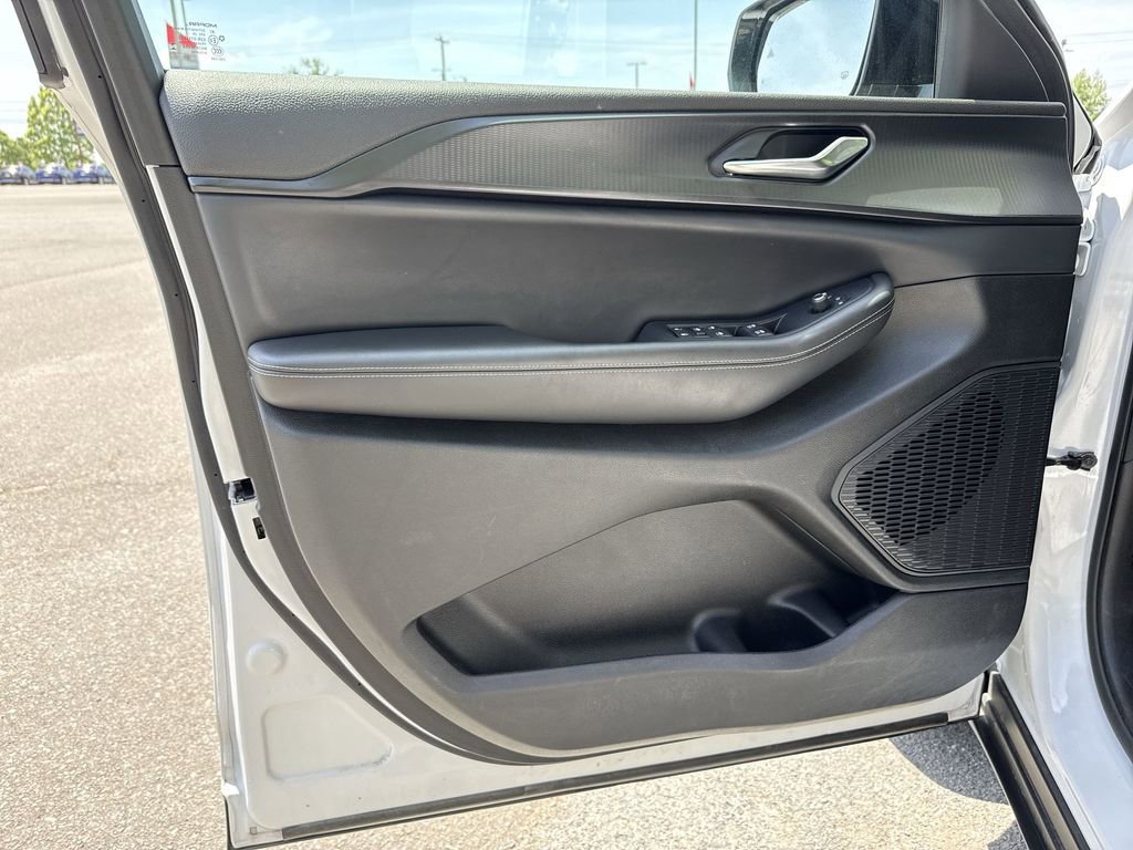 Used 2024 Jeep Grand Cherokee Altitude image 22