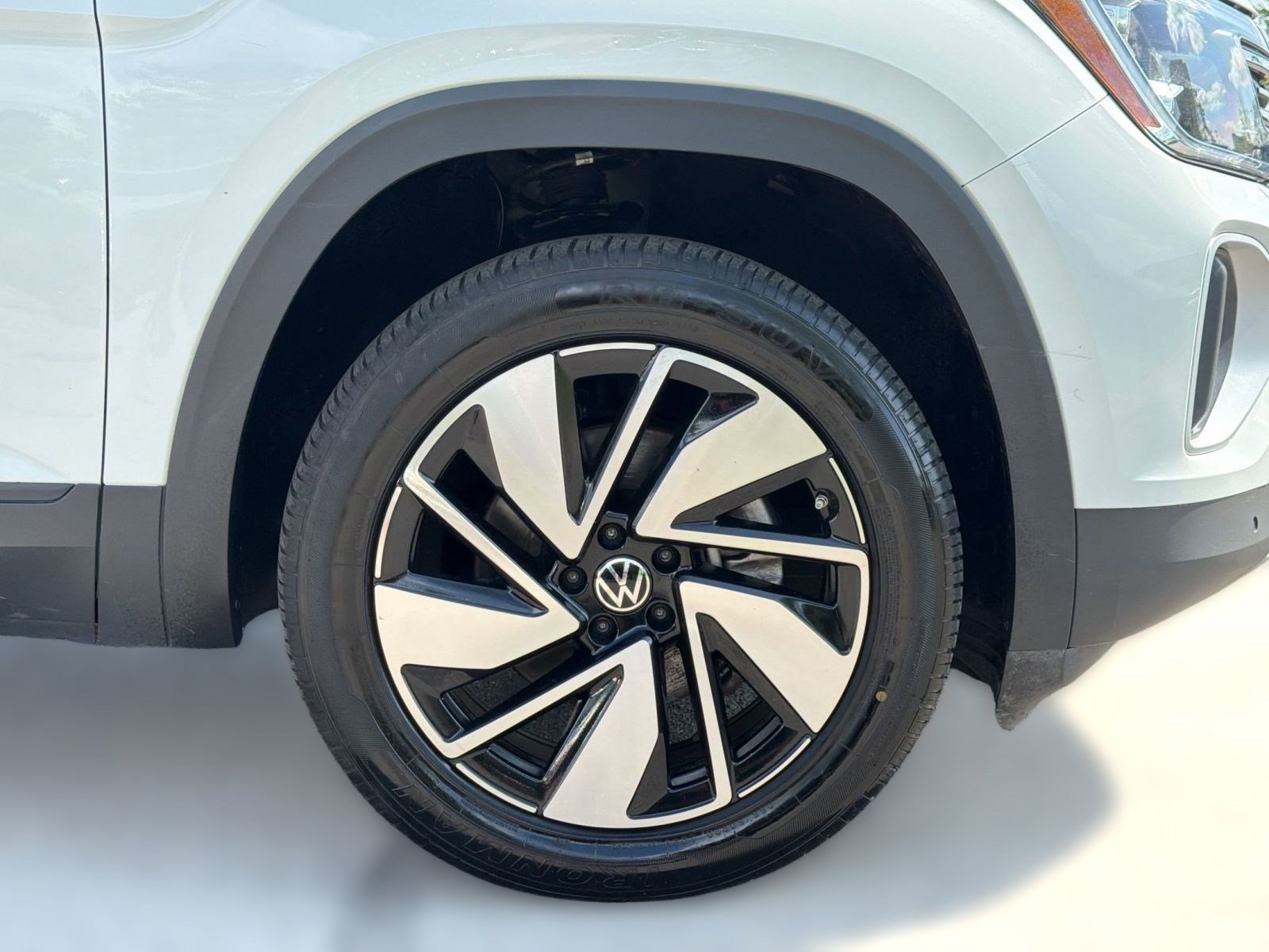 Used 2024 Volkswagen Atlas SE FWD image 12