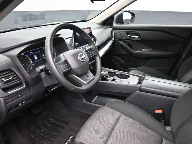 Used 2025 Nissan Rogue SV FWD image 18