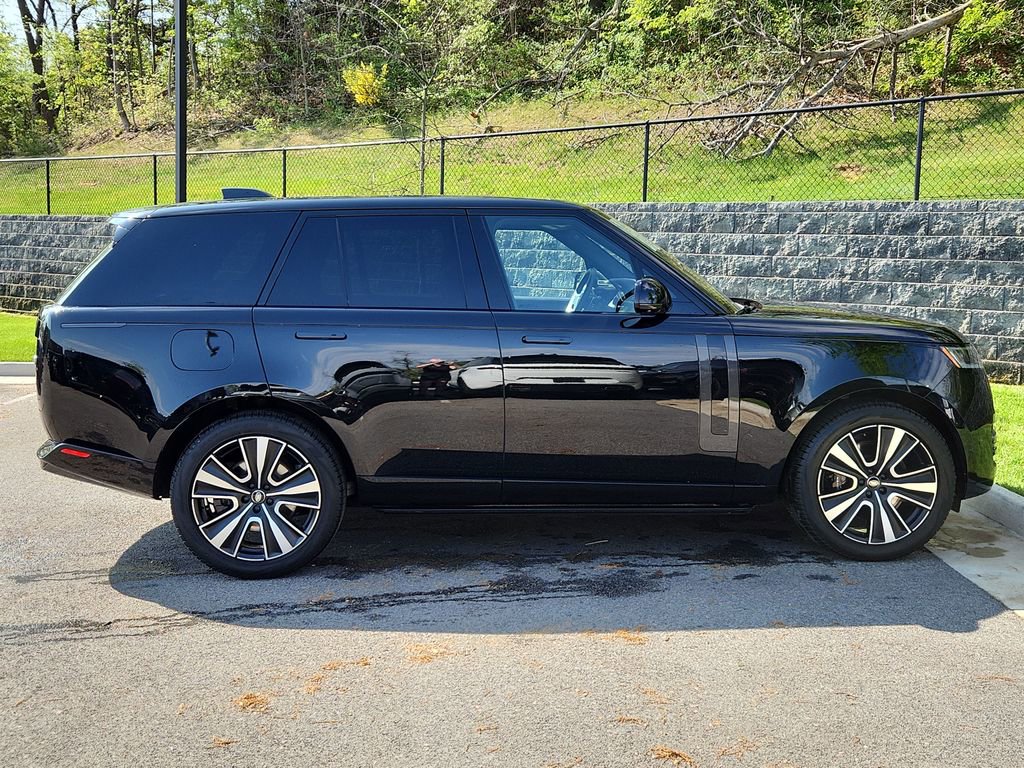 Used 2023 Land Rover Range Rover SE image 11