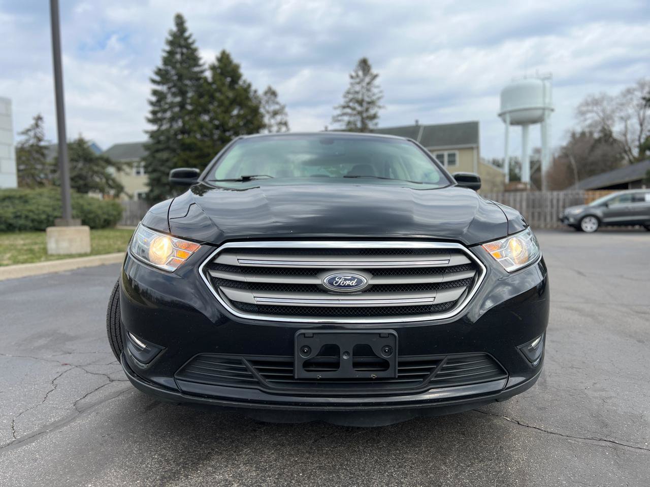 Used 2017 Ford Taurus SEL FWD image 12