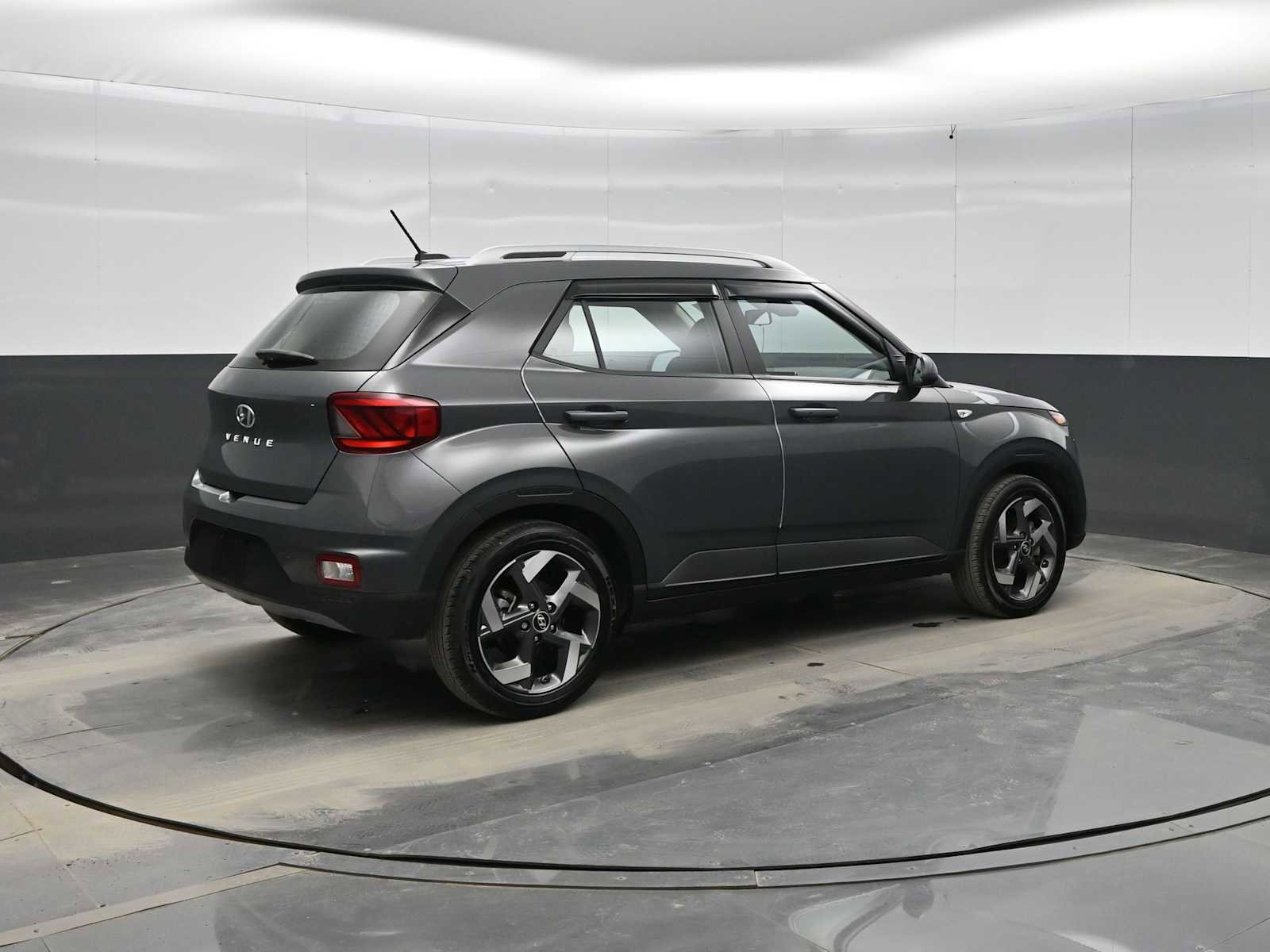 Certified 2024 Hyundai Venue SEL image 8