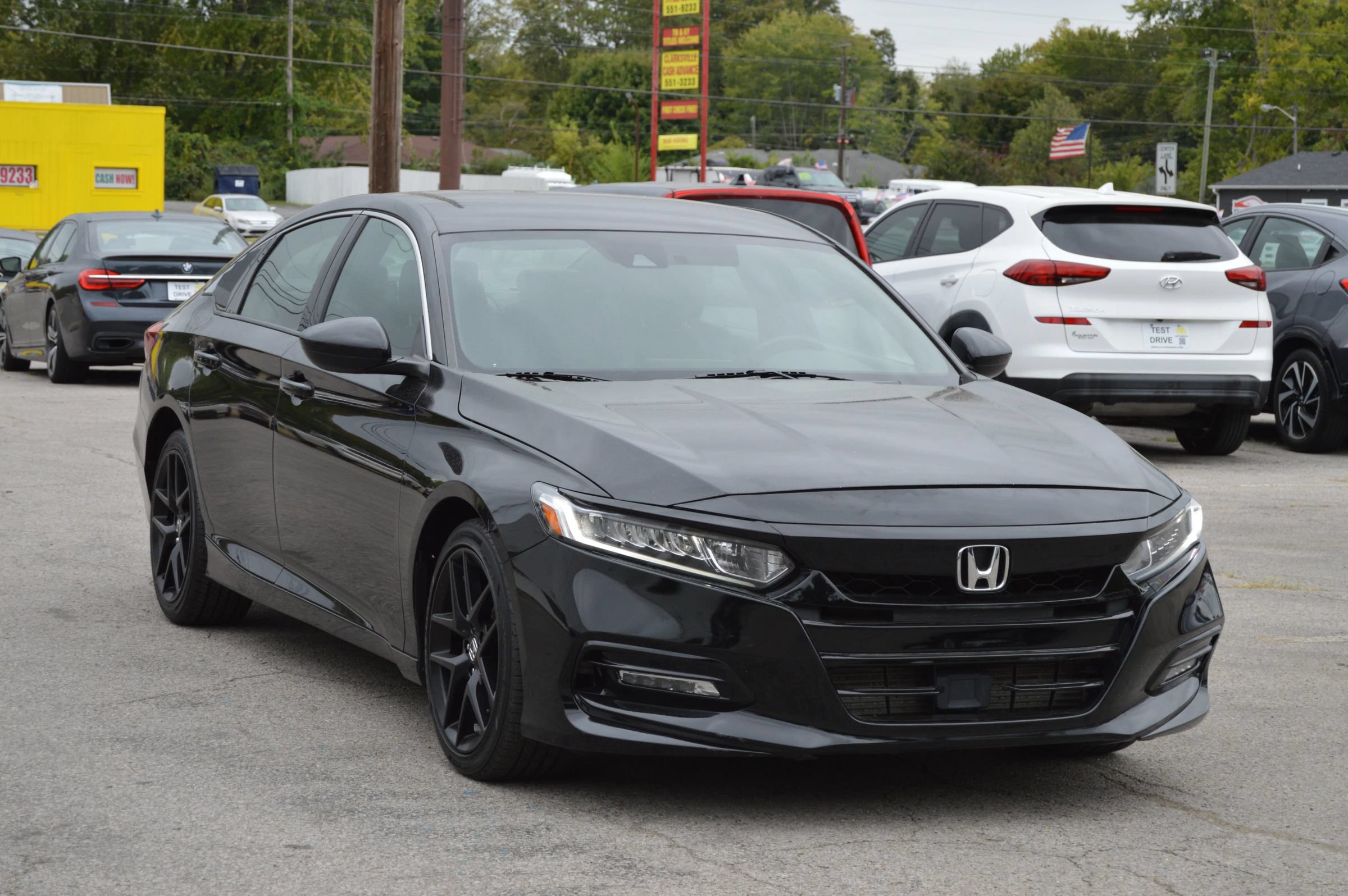 Used 2018 Honda Accord Sport image 2