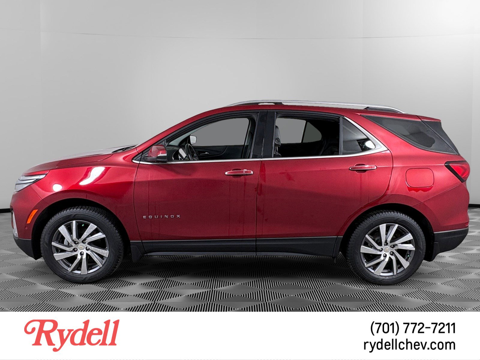 Used 2023 Chevrolet Equinox Premier image 2