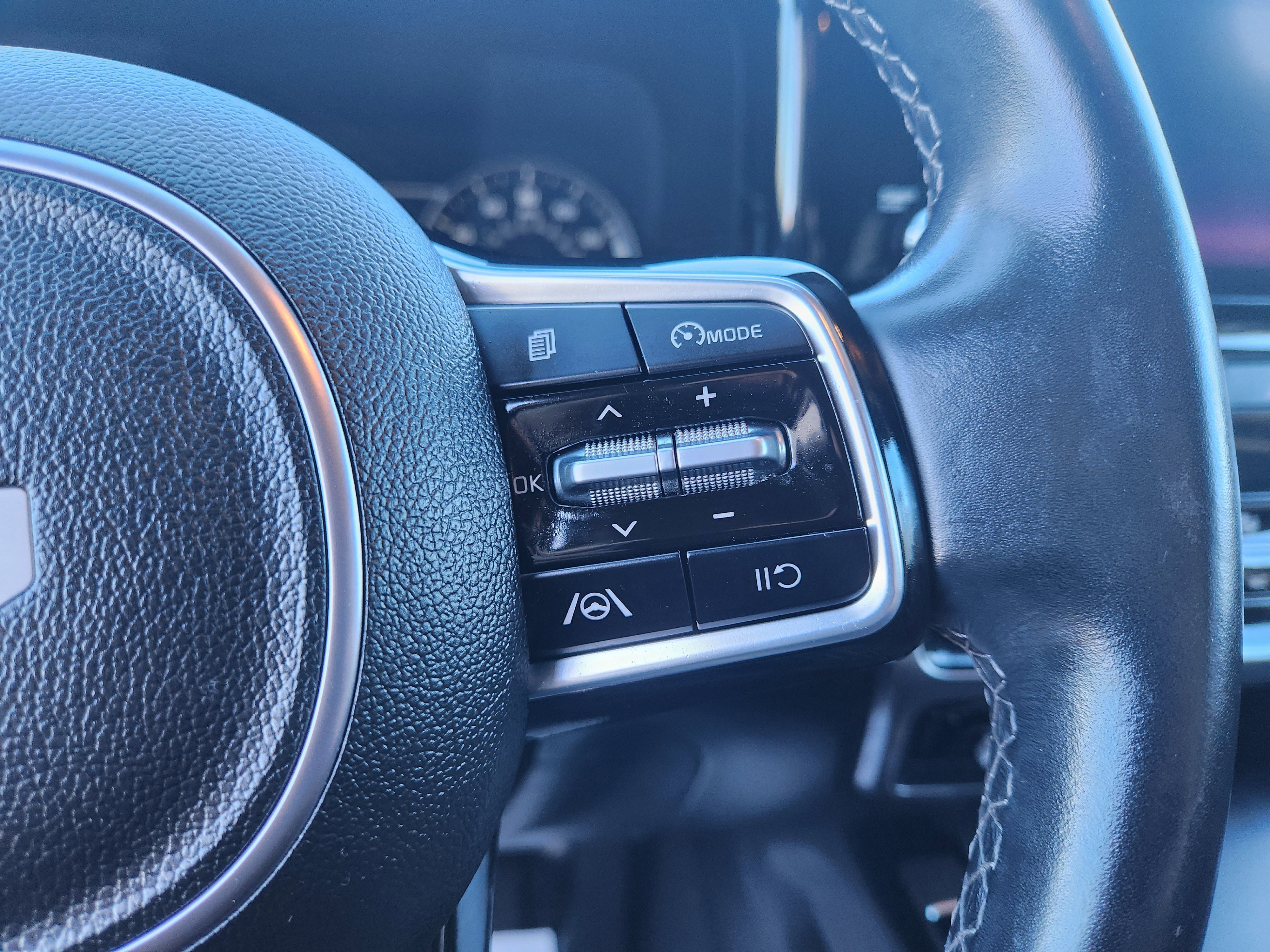 Used 2023 Kia Sorento S image 21