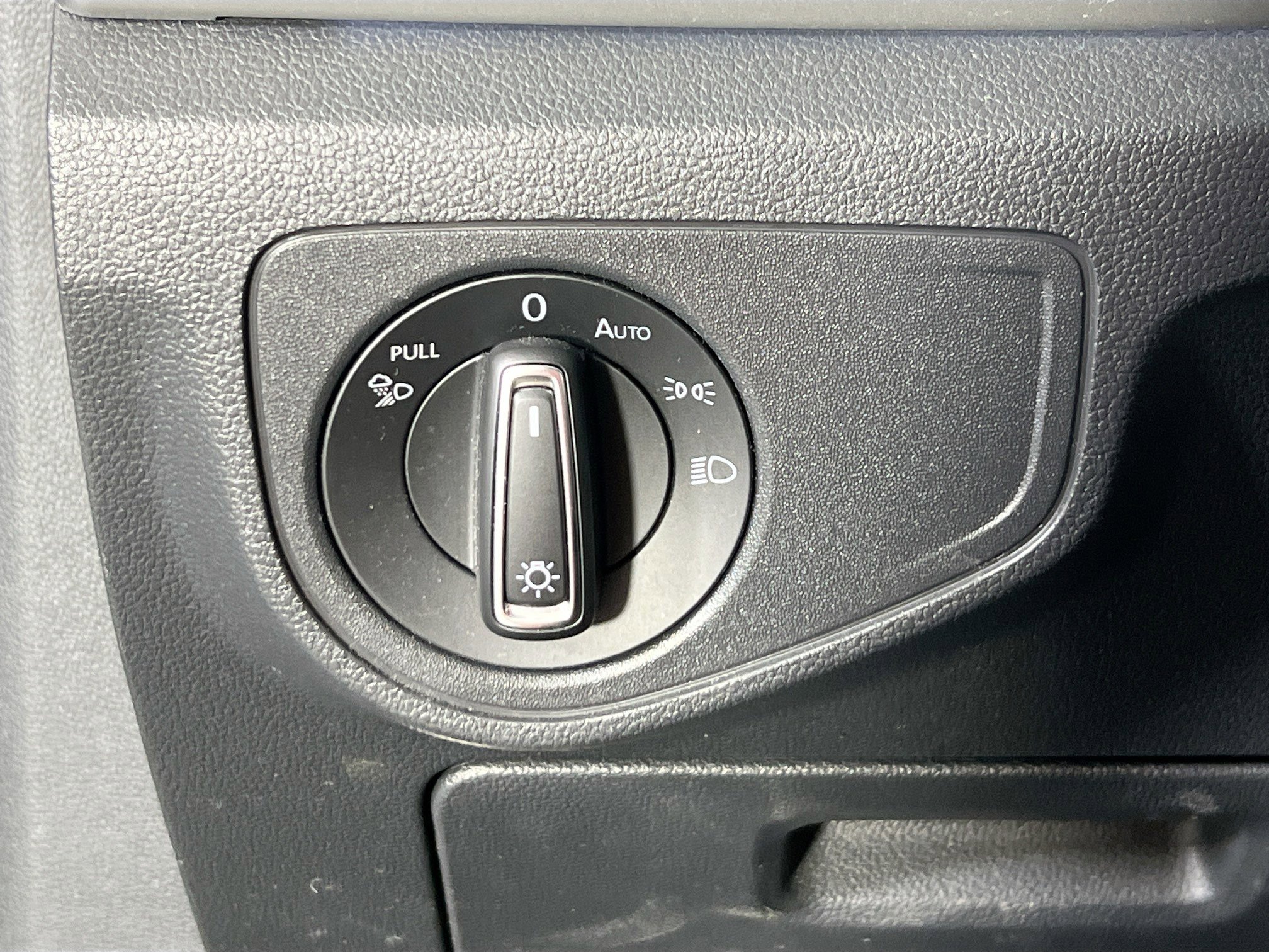 Used 2022 Volkswagen Atlas SEL R-Line image 10