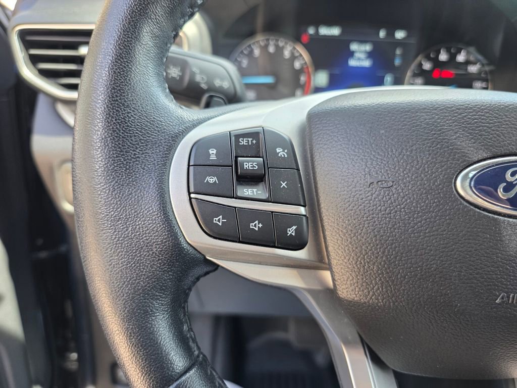 Used 2021 Ford Explorer XLT w/ Equipment Group 202A image 29