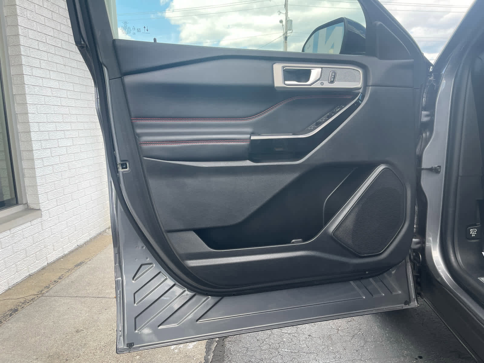 Used 2022 Ford Explorer ST-Line image 20