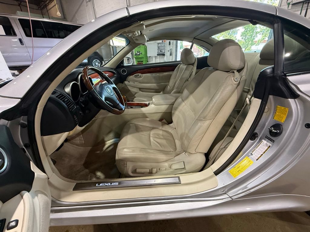 Used 2006 Lexus SC 430 Convertible RWD image 21
