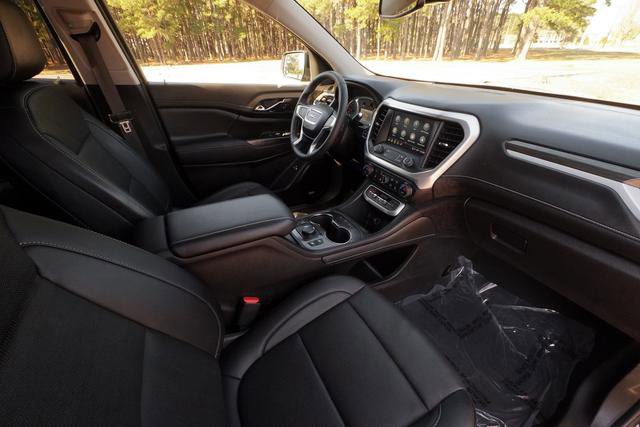 Used 2023 GMC Acadia SLT image 26