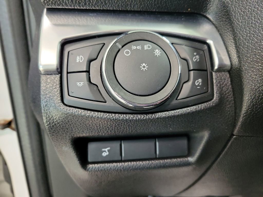 Used 2017 Ford Explorer Limited image 37