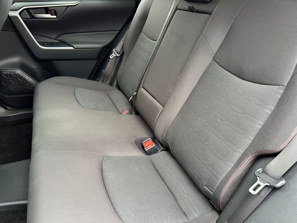 Used 2023 Toyota RAV4 SE image 13