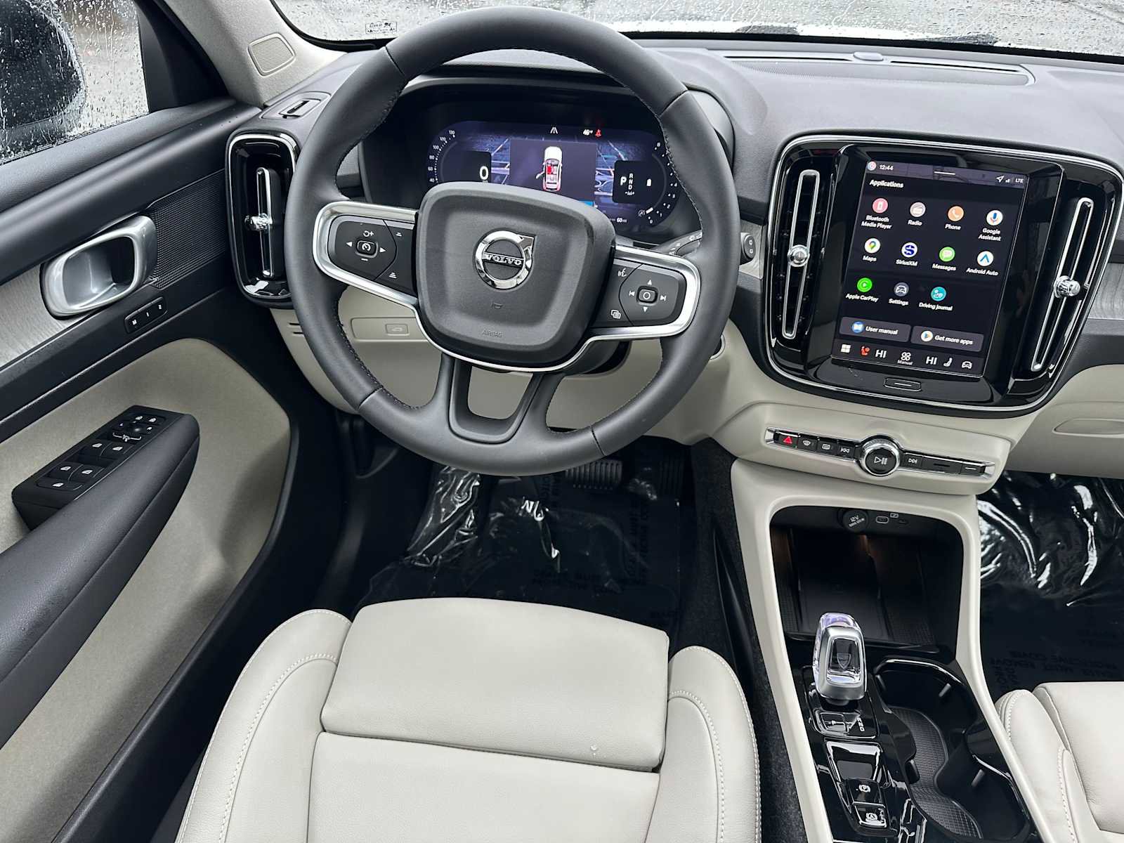 New 2026 Volvo XC40 B5 Plus w/ Protection Package Premier image 17