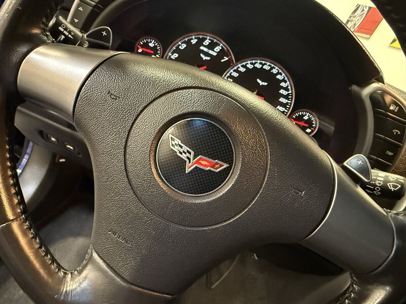 Used 2006 Chevrolet Corvette Coupe w/ Preferred Equipment Group RWD image 23