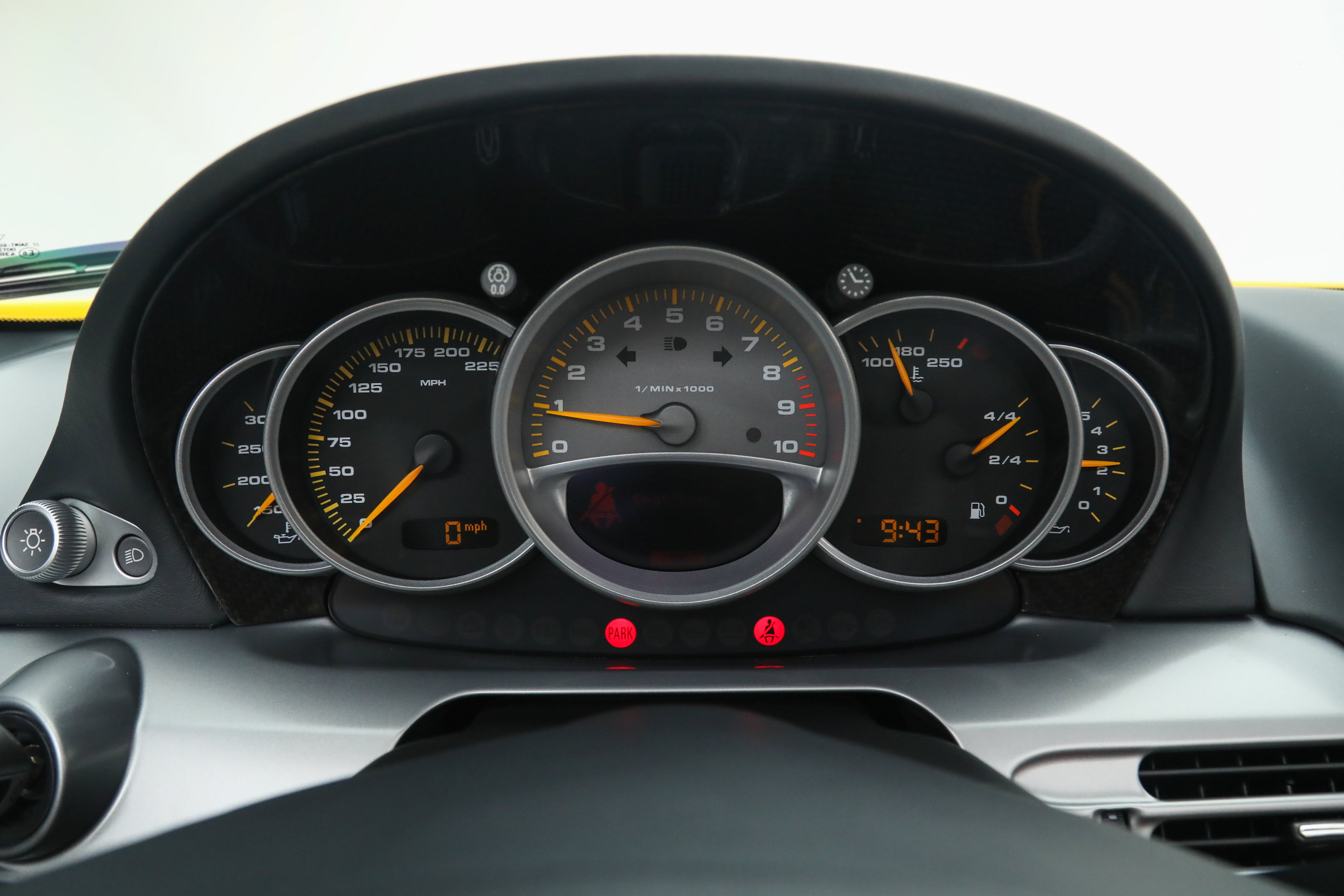 Used 2005 Porsche Carrera GT RWD image 31