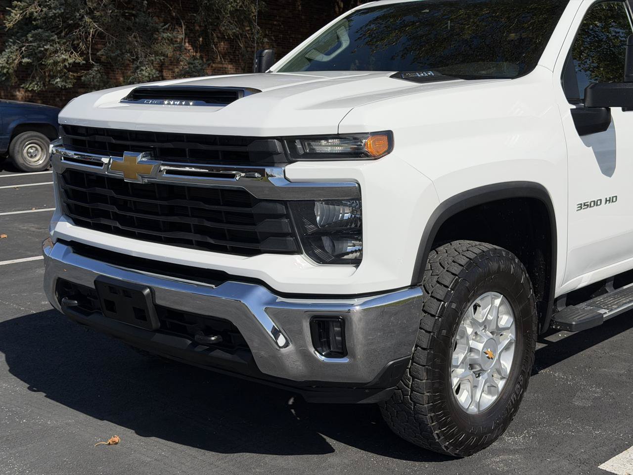 Used 2024 Chevrolet Silverado 3500 LT w/ Convenience Package AWD/4WD image 10