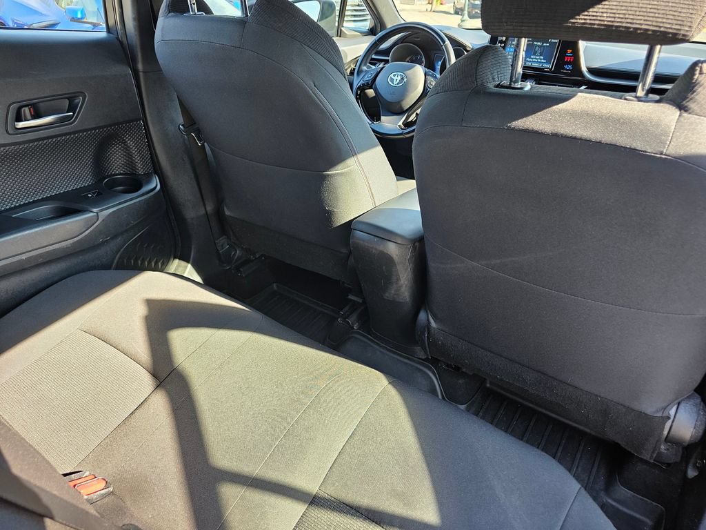 Used 2018 Toyota C-HR XLE FWD image 16