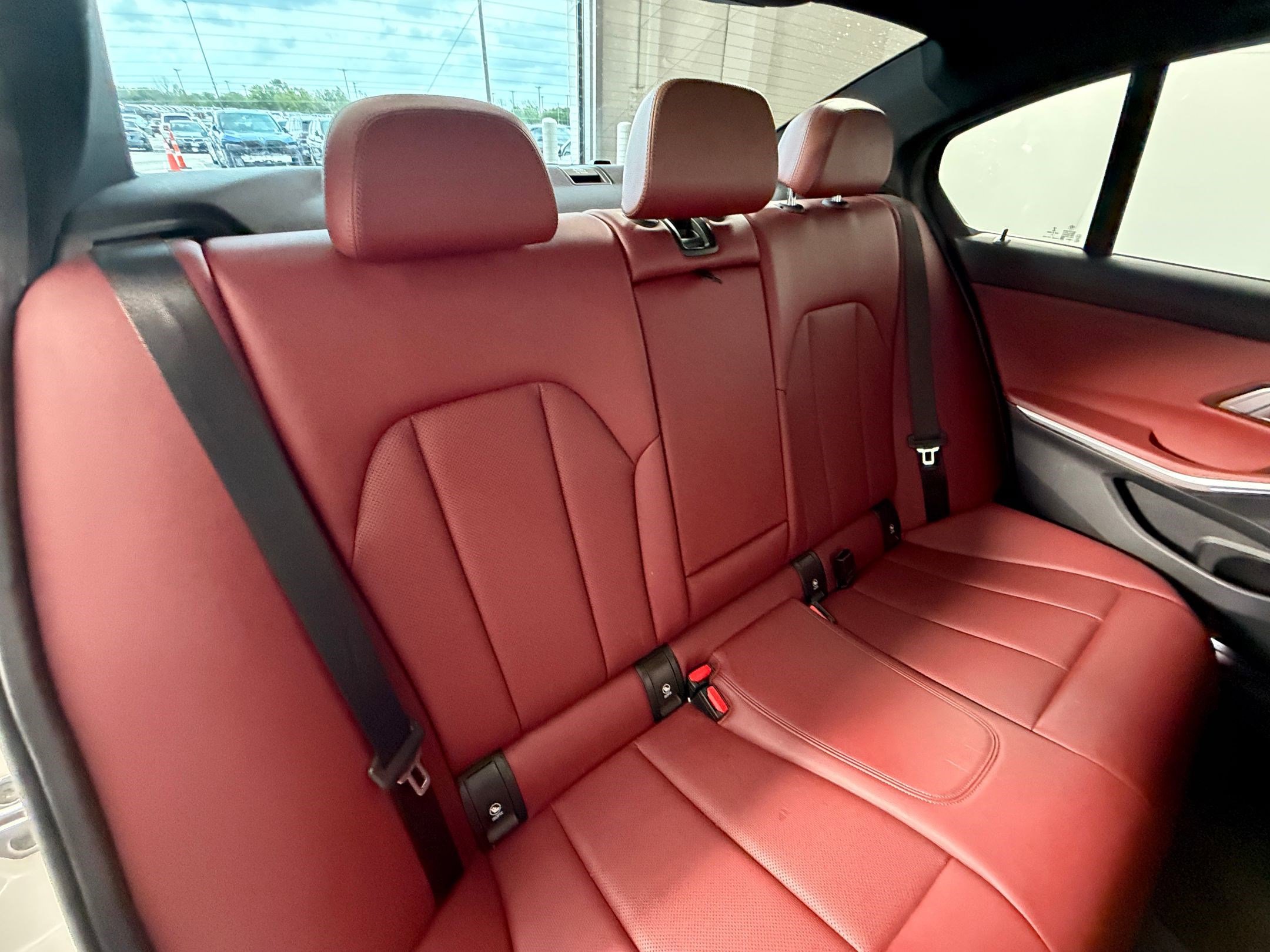 Used 2022 BMW 330i Sedan w/ M Sport Package image 34