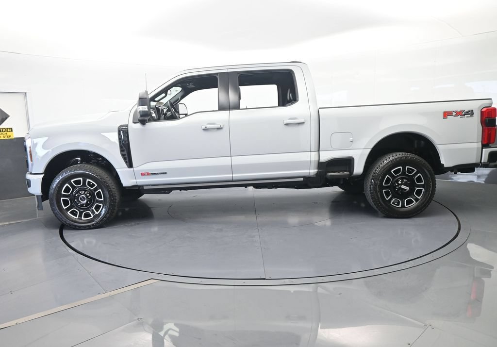 Used 2026 Ford F350 Platinum w/ FX4 Off-Road Package AWD/4WD image 3