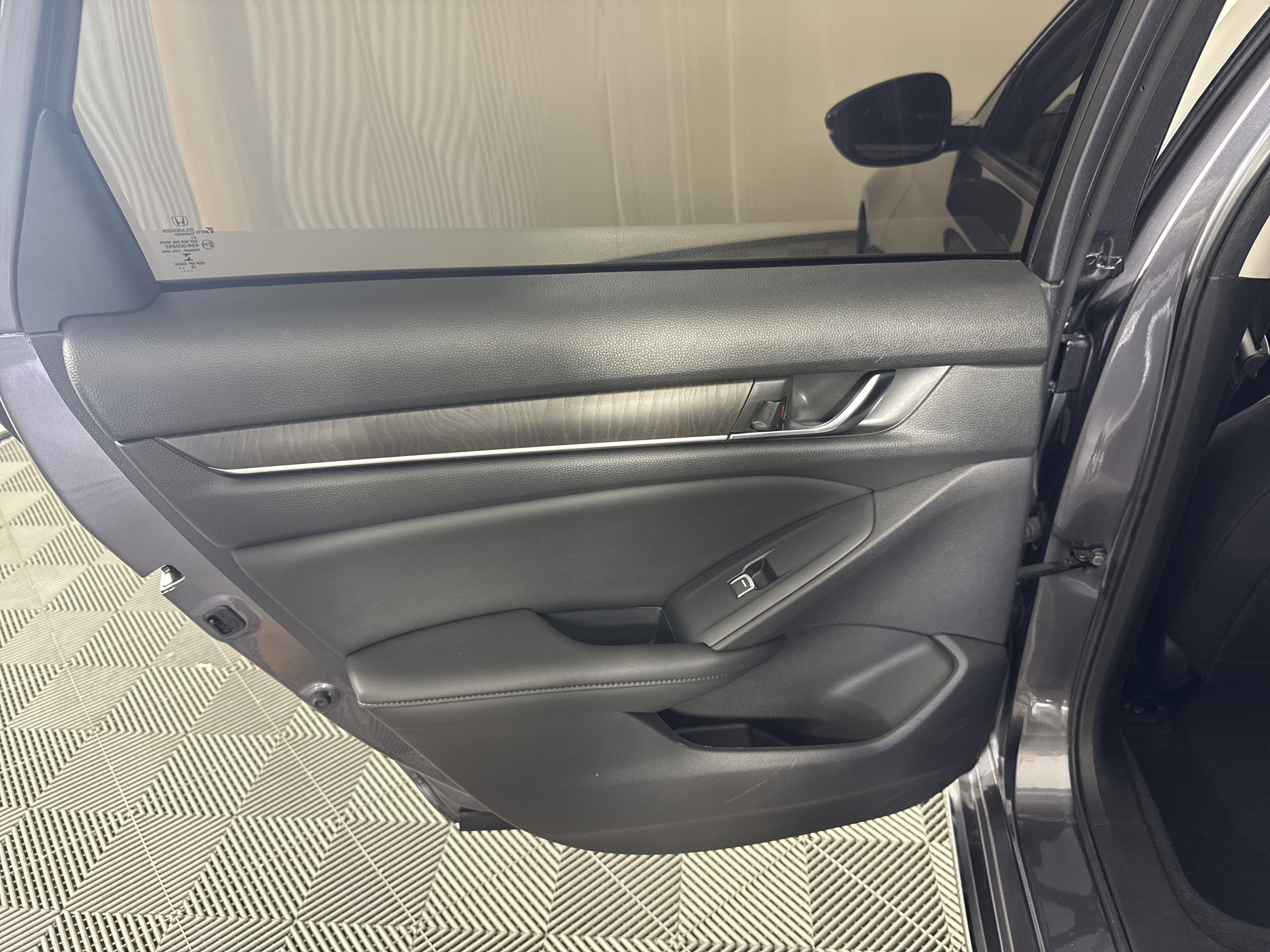 Used 2020 Honda Accord EX-L image 17