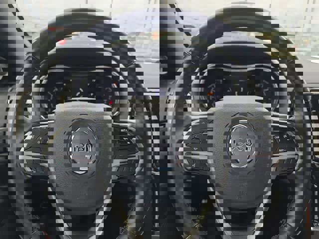 Used 2021 Jeep Grand Cherokee Laredo X image 18