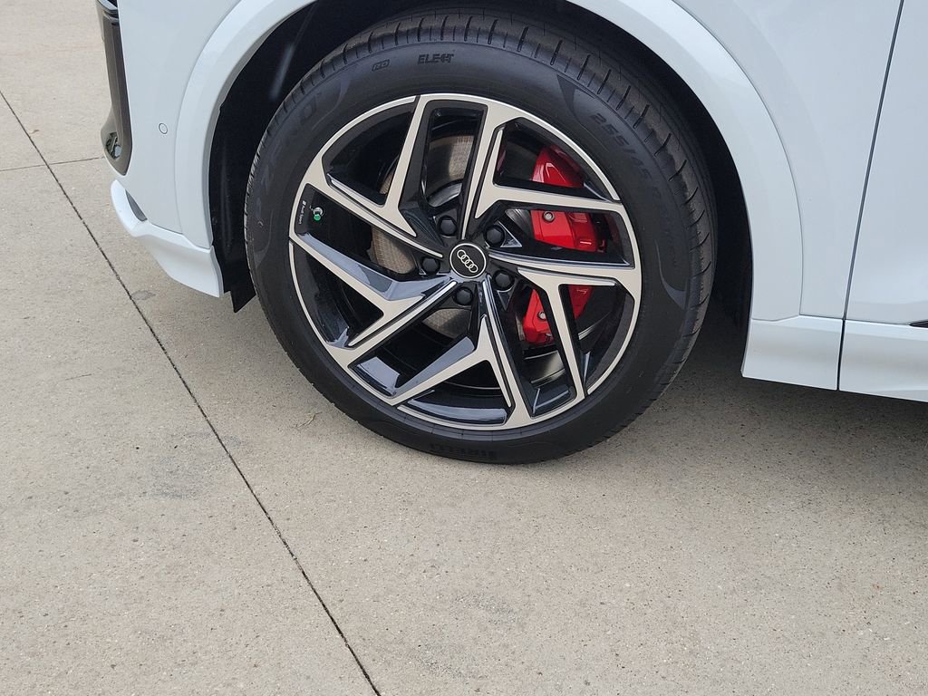 New 2027 Audi SQ6 e-tron Premium Plus AWD/4WD image 5
