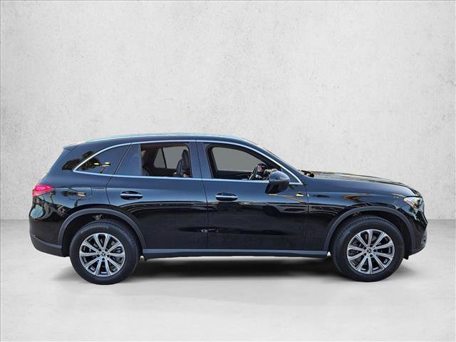 Used 2025 Mercedes-Benz GLC 300 image 4