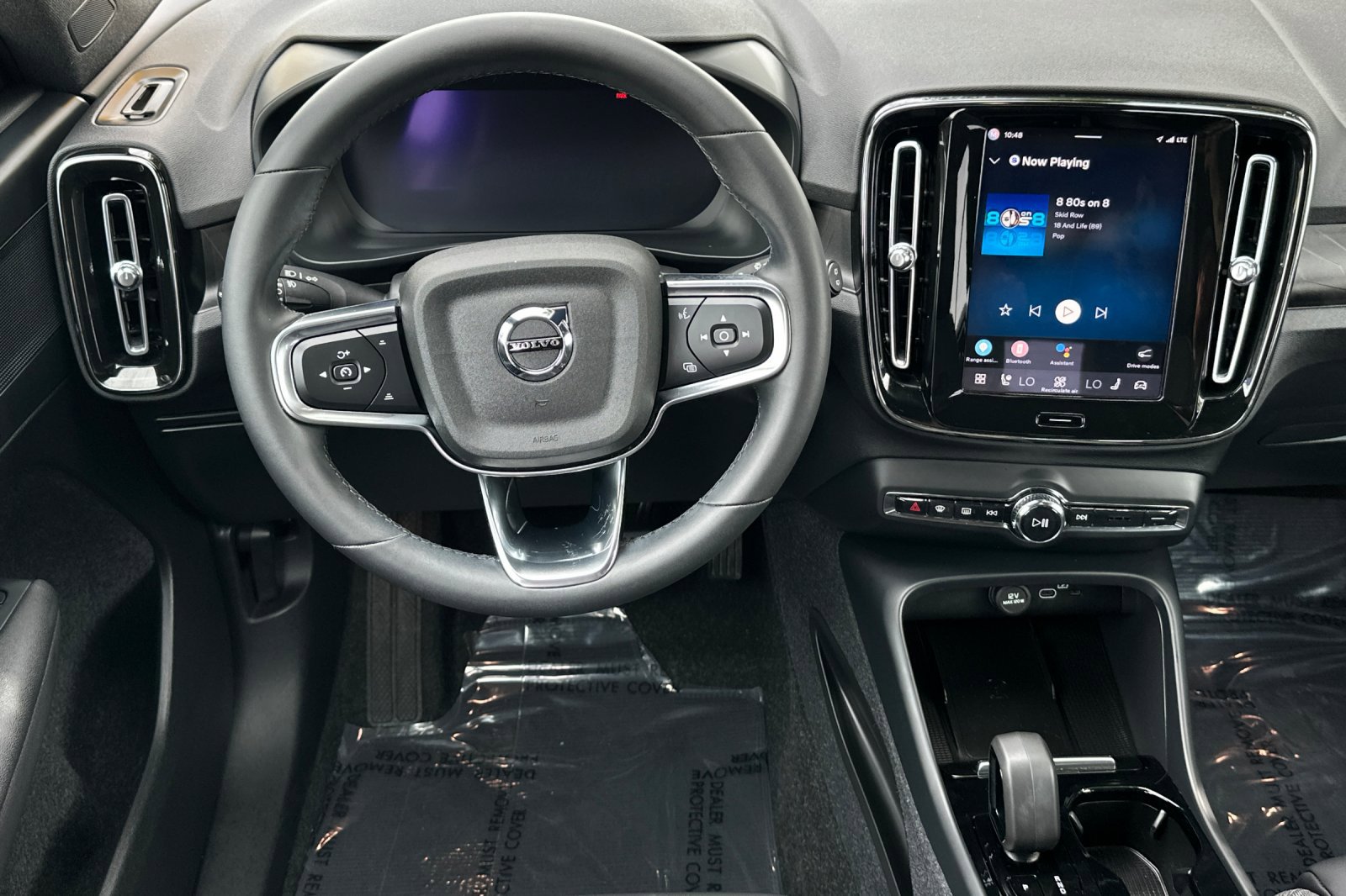 Certified 2024 Volvo XC40 Recharge Core w/ Protection Package Premier AWD/4WD image 15