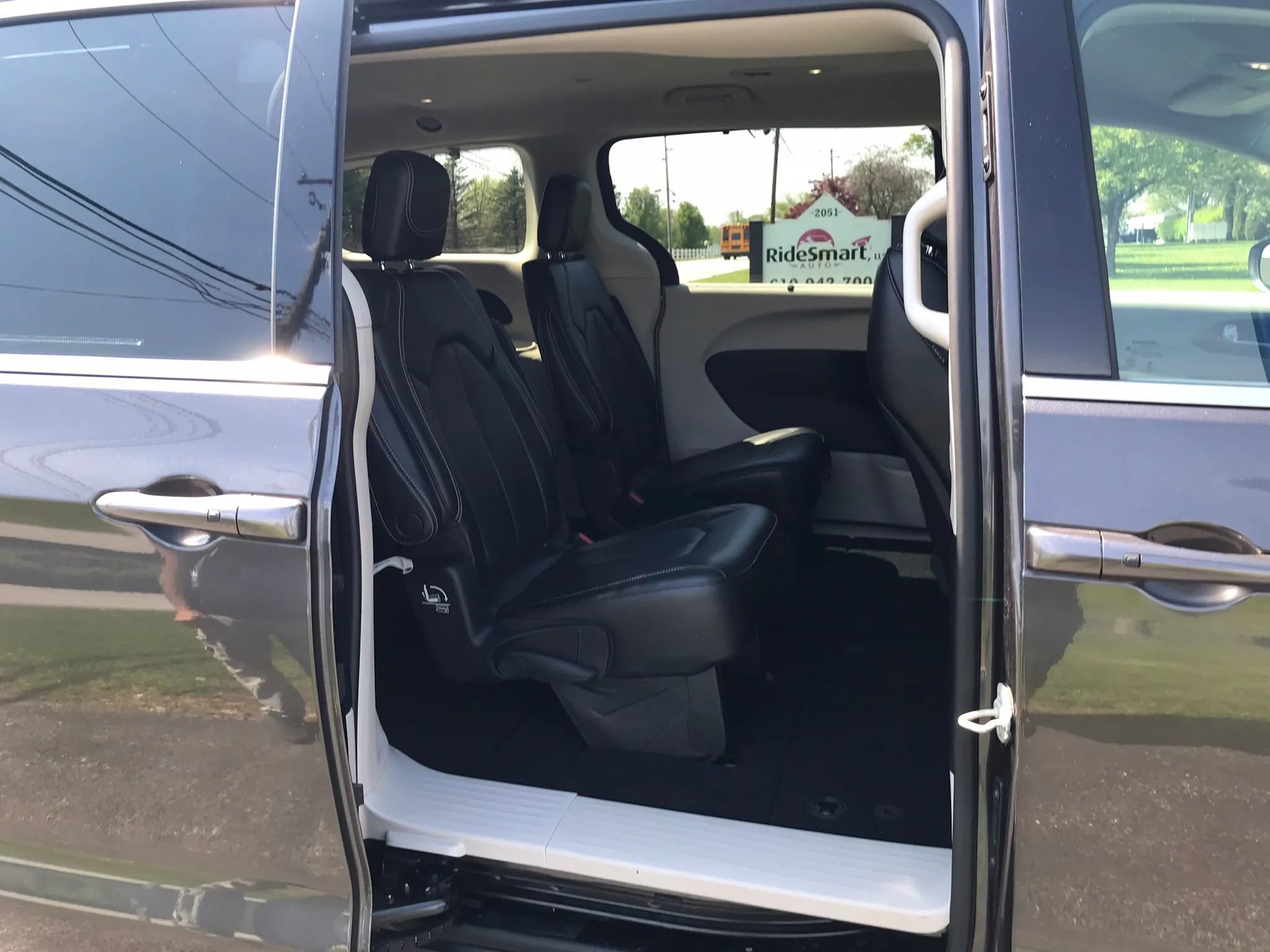 Used 2021 Chrysler Voyager Lxi FWD image 31