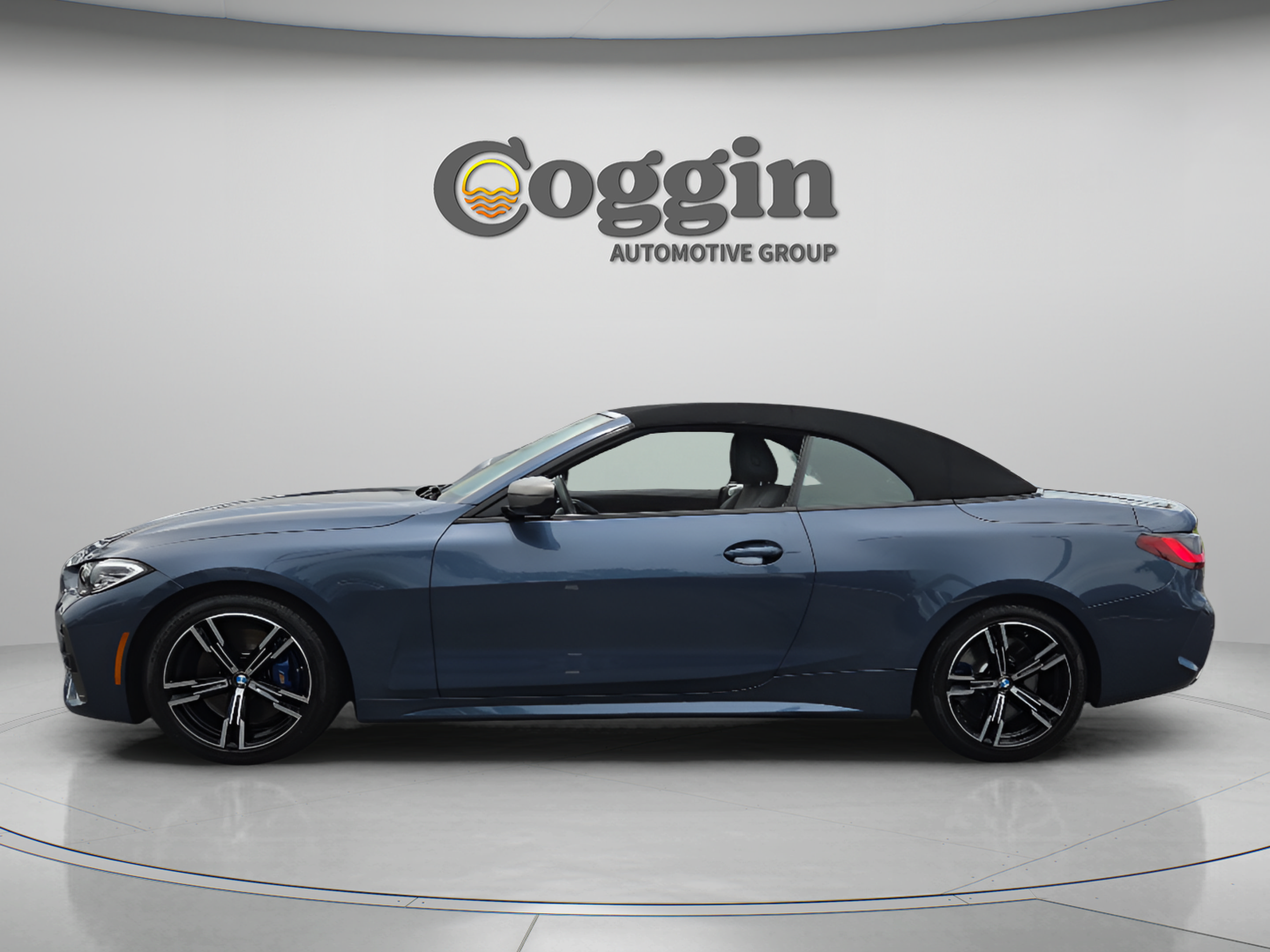 Used 2022 BMW M440i Convertible w/ Premium Package RWD image 2
