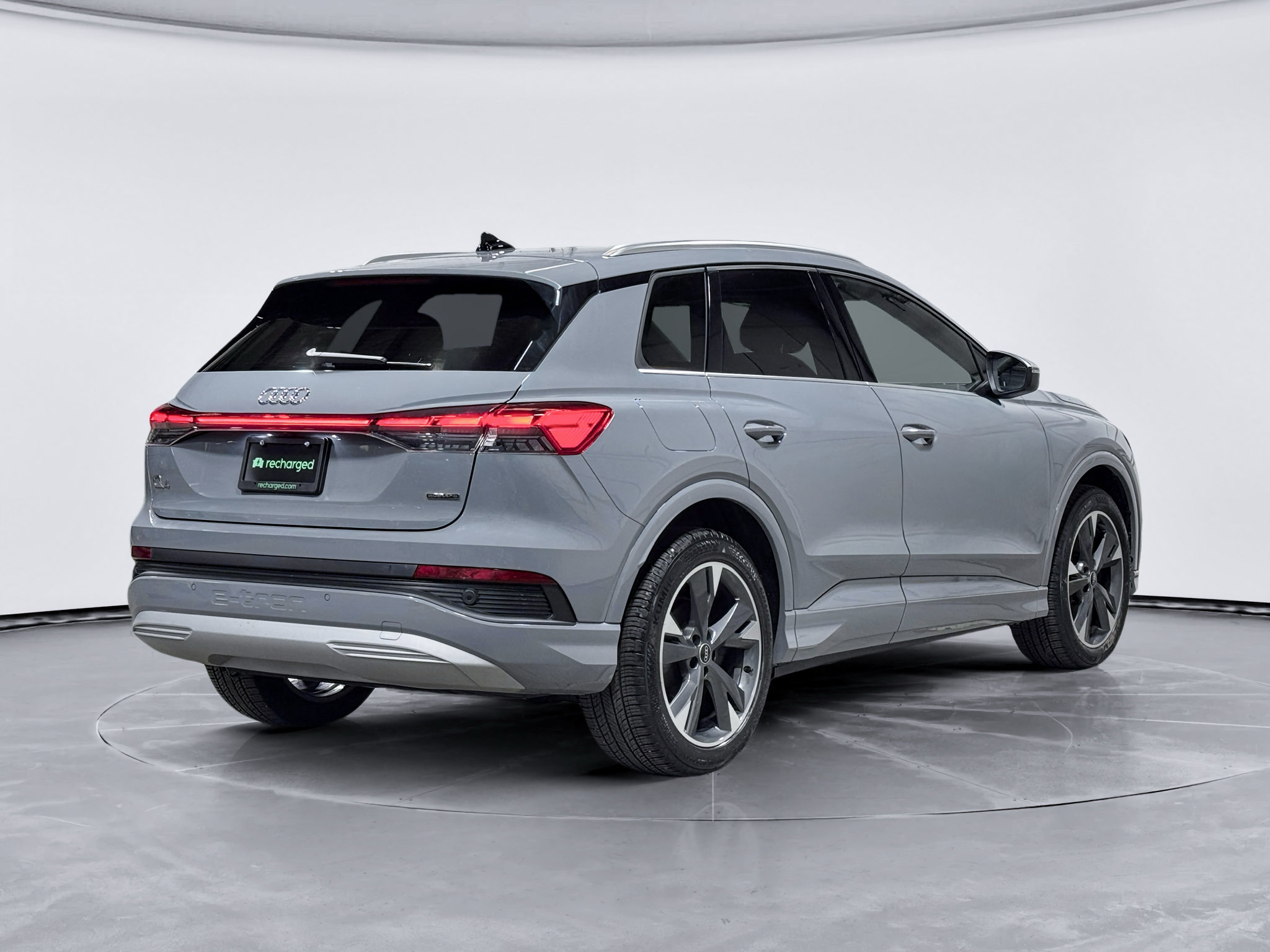 Used 2022 Audi Q4 e-tron Premium Plus AWD/4WD image 3
