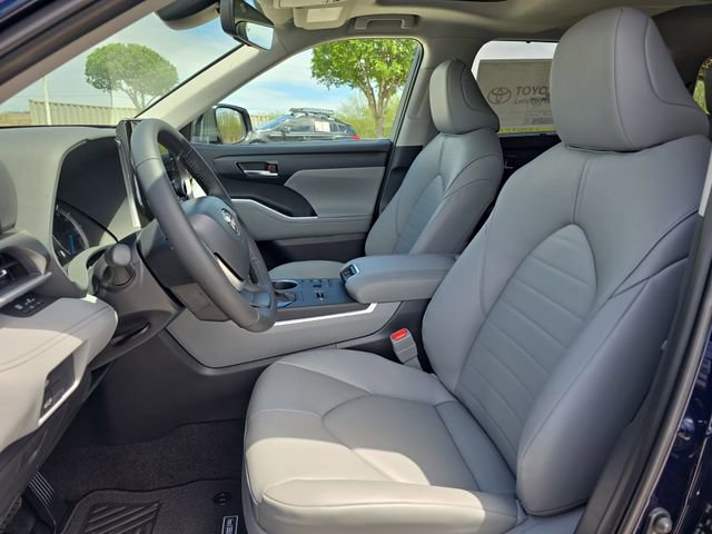 New 2026 Toyota Highlander XLE AWD/4WD image 16