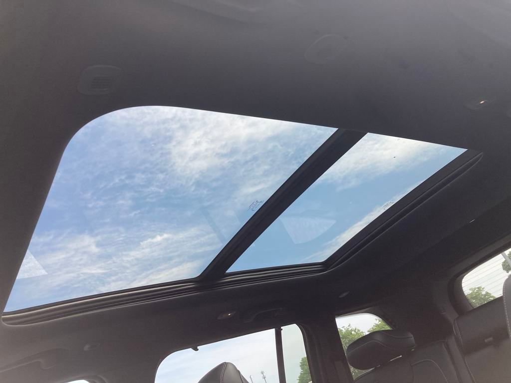 New 2024 Jeep Grand Cherokee Limited 4xe w/ Luxury Tech Group II image 16