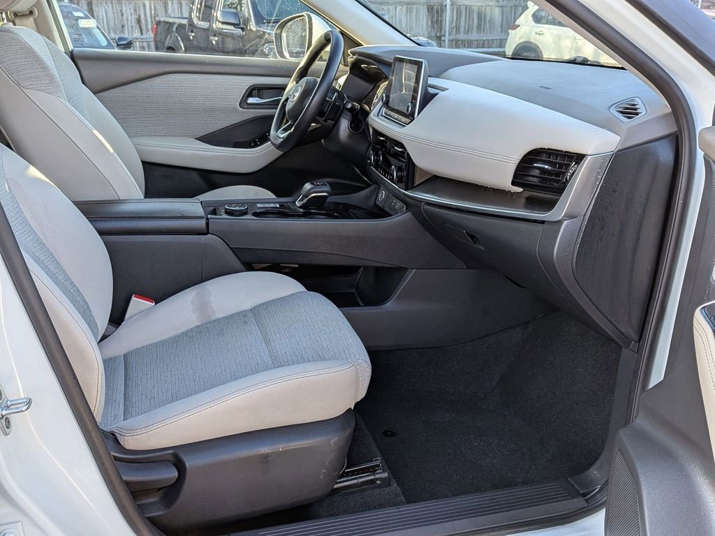 Used 2022 Nissan Rogue SV image 20