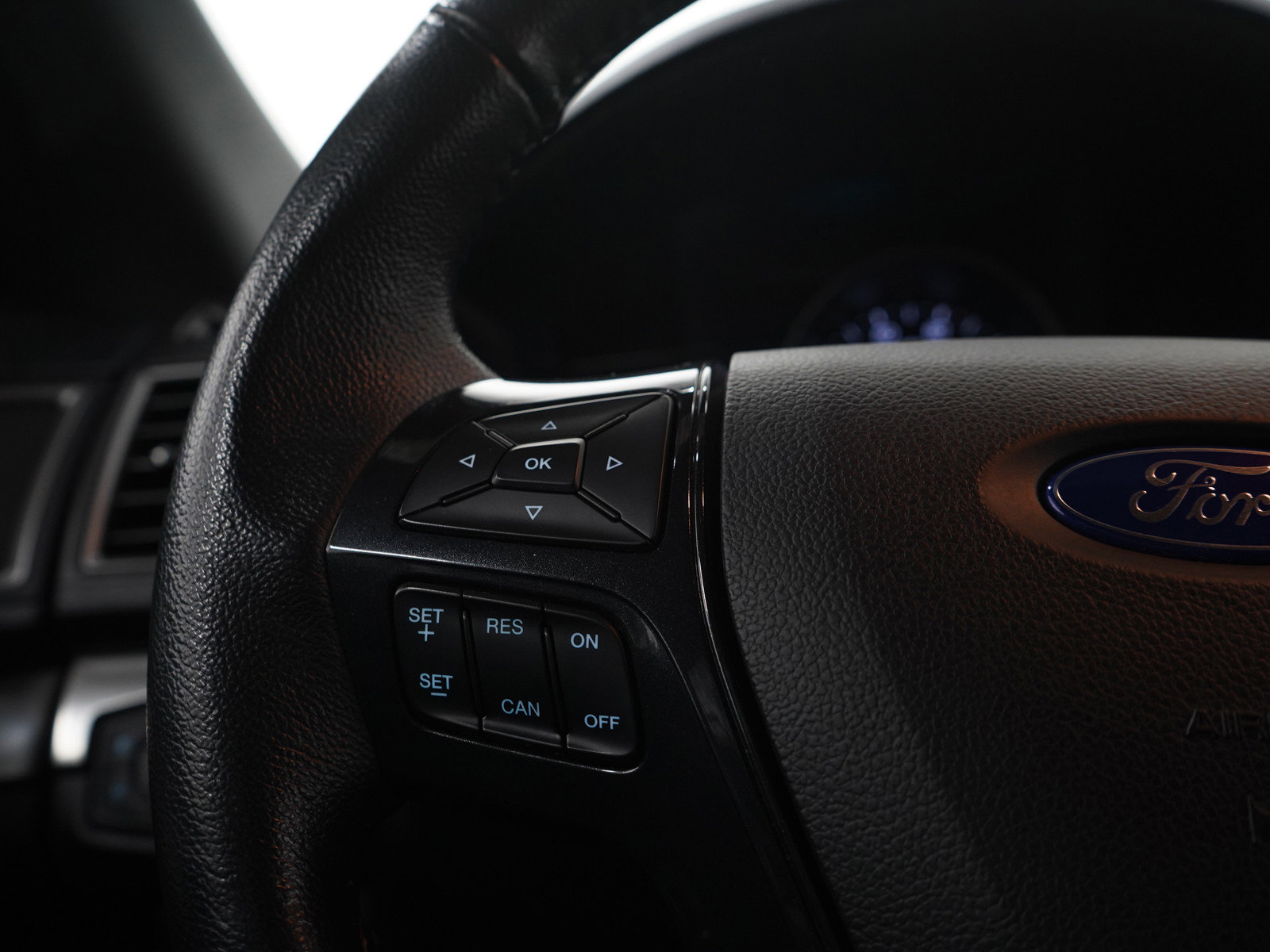 Used 2018 Ford Explorer XLT w/ Equipment Group 202A AWD/4WD image 25