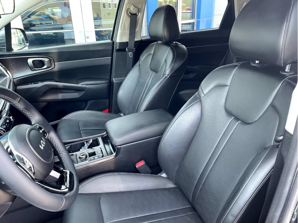 Used 2024 Kia Sorento S AWD/4WD image 11