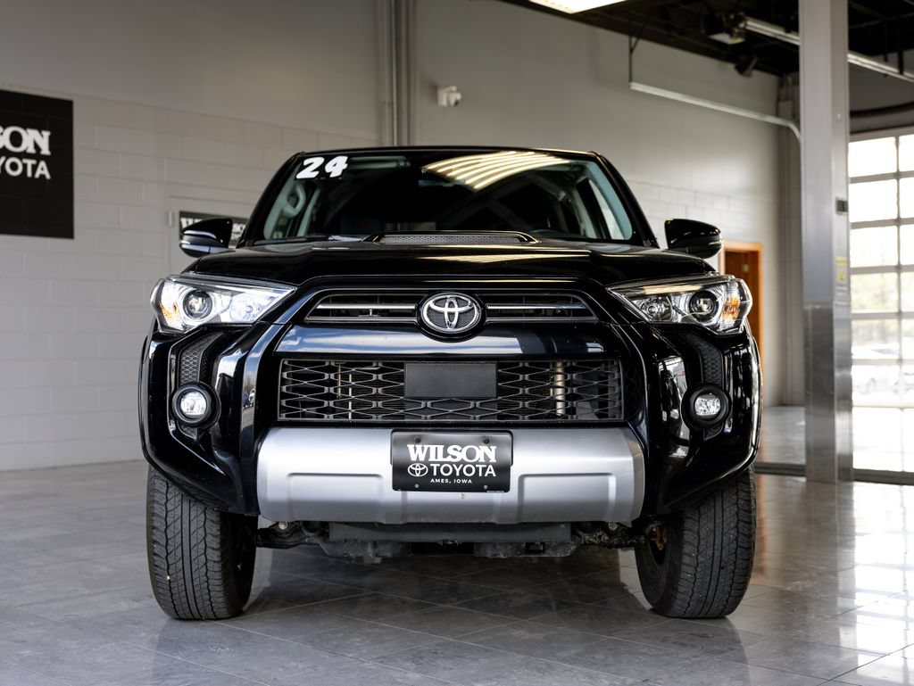 Used 2024 Toyota 4Runner TRD Off-Road Premium AWD/4WD image 3