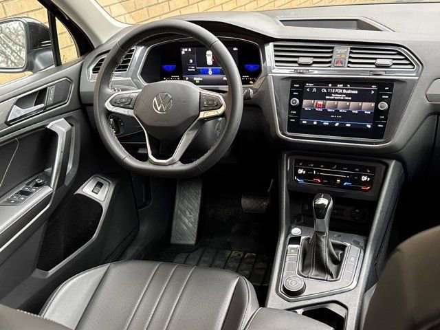 Used 2022 Volkswagen Tiguan SE image 12