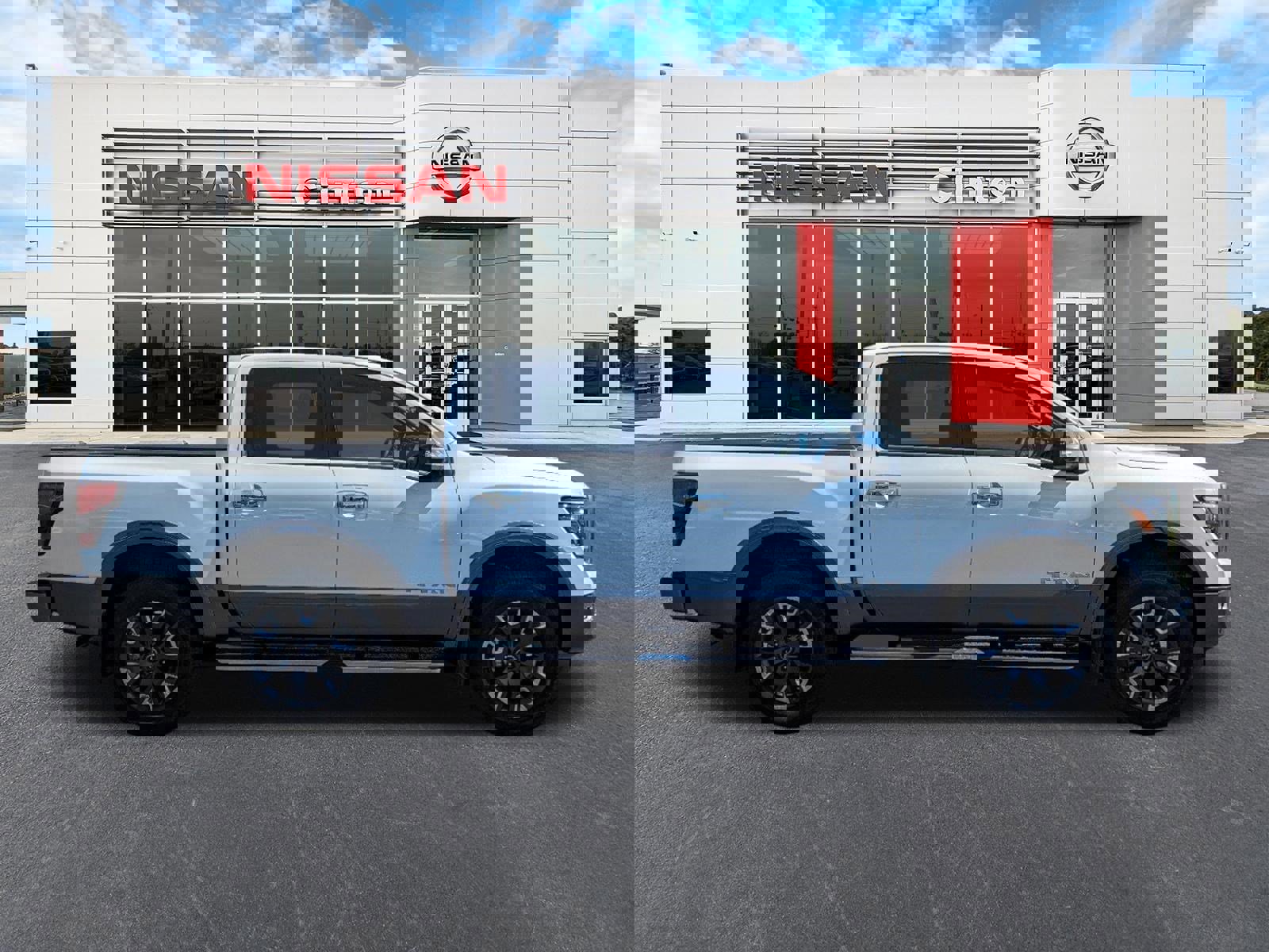 New 2024 Nissan Titan Platinum Reserve w/ Moonroof Package image 2